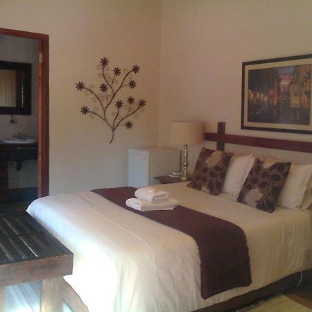 Khokha Moya Guesthouse Ermelo Eksteriør billede