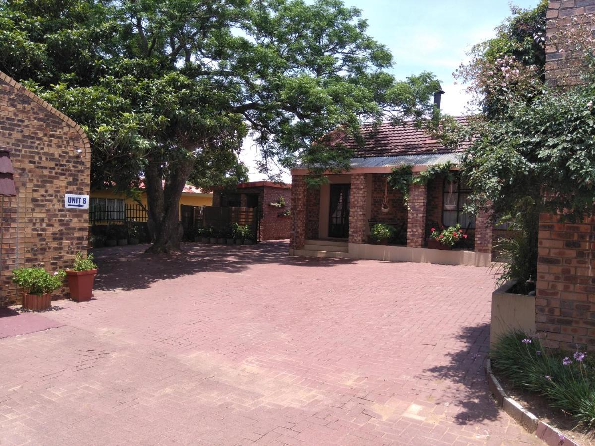 Khokha Moya Guesthouse Ermelo Eksteriør billede