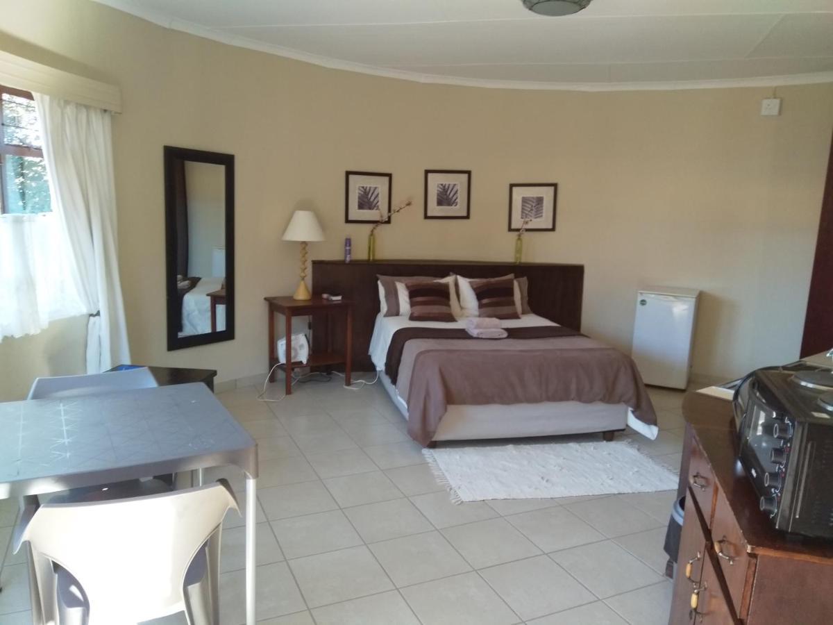 Khokha Moya Guesthouse Ermelo Eksteriør billede