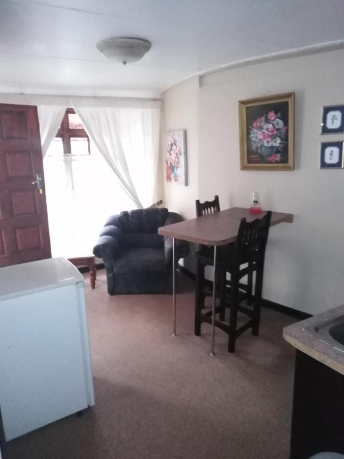 Khokha Moya Guesthouse Ermelo Eksteriør billede