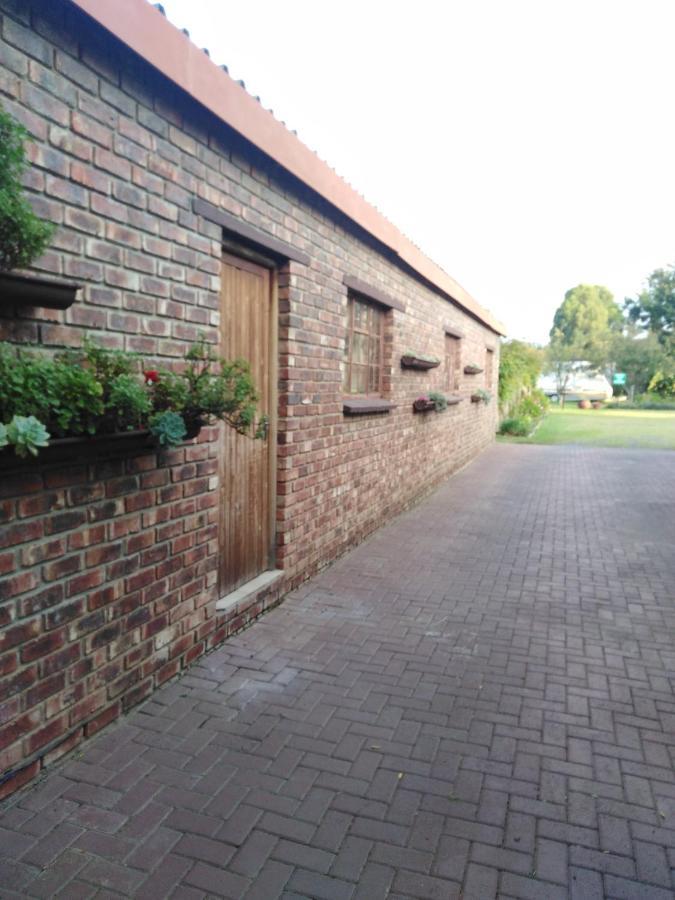 Khokha Moya Guesthouse Ermelo Eksteriør billede